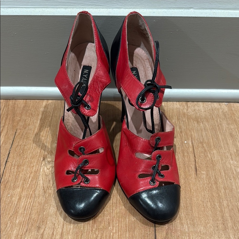 Elegant Red and Black Women's Heels - Picture 2 of 7